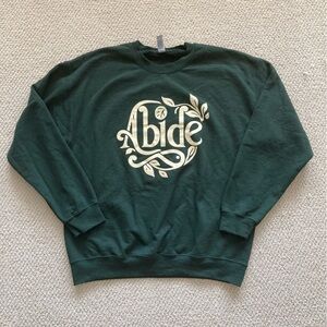 Gildan Abide Dark Green Celtic Knot Crewneck Sweater Pullover Unisex Size Large